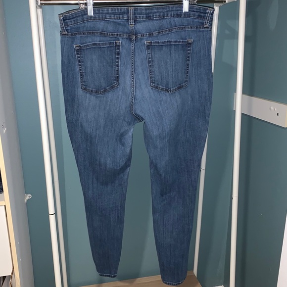 Skinny Jeans - Picture 2 of 6